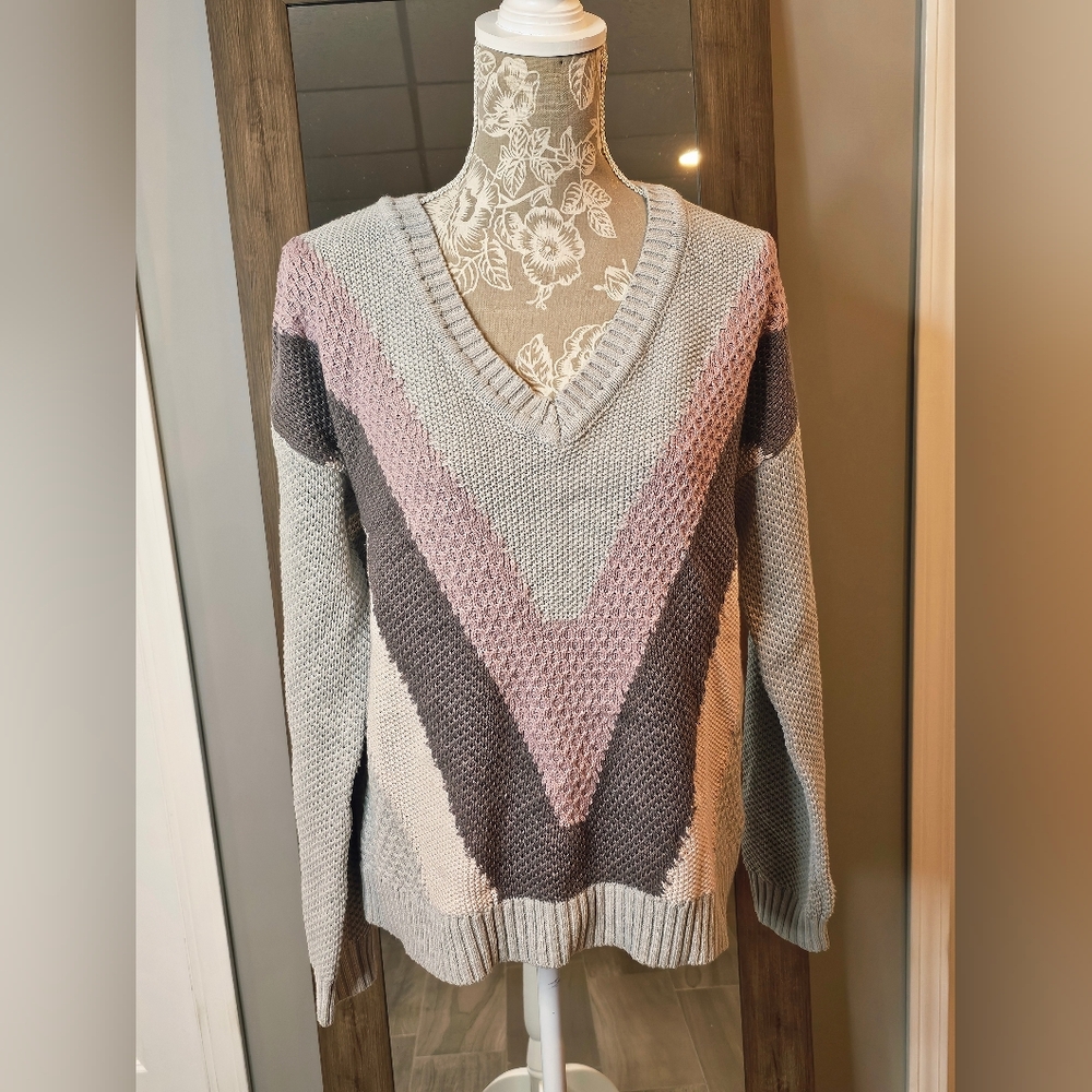 BOUTIQUE NWT Hem & Thread Gray & Pink Knit Sweater